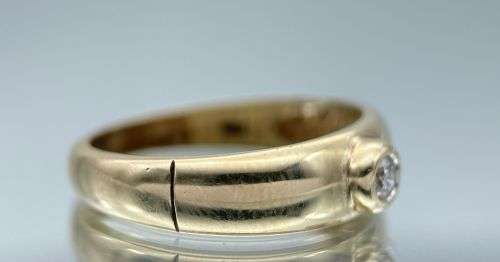 ***LOVELY YELLOW GOLD CLASSIC DIAMOND CYCLOPS LADIES RING* R1 BIDS