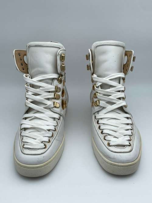 LUXURY CHRISTIAN LOUBOUTIN ALFIE WHITE GOLD SNEAKERS!!!
