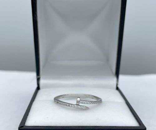 RETAIL:R3500 - BEAUTIFUL SILVER CZ ARGENT NAIL RING