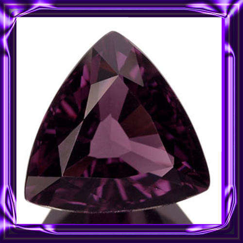 5.86 ct, Beutyfull Amathyst from Uruguay, Trillion Cut, Uruguay Colour.