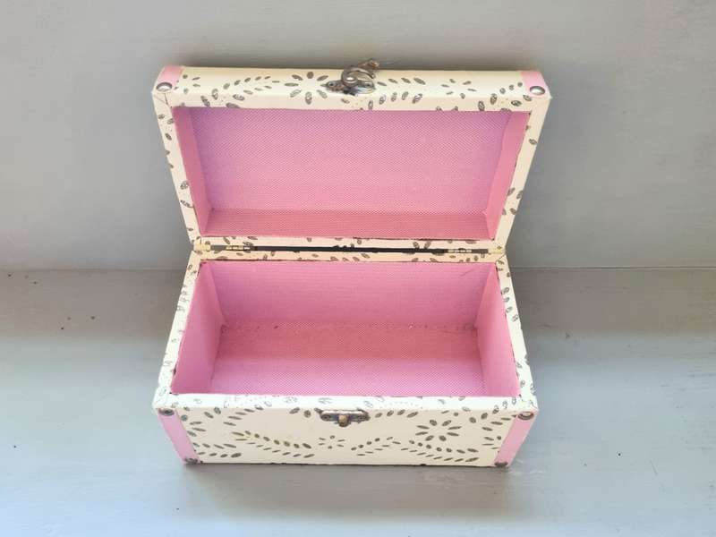 Jewelry box