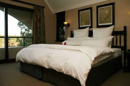 MPUMALANGA LUXURY RETREAT! R17 150 VALUE!!! PINE LAKE RESORT 6 SLEEPER 19-07 >26-07 (7 NIGHTS)