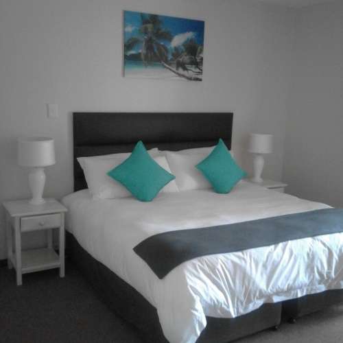 SPRING BEACH ESCAPE!! R14 400 VALUE!!! LA LUCIA SANDS 6 SLEEPER 16-10 >24-10 (8 NIGHTS)