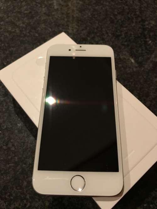 iPhone 6 - 64GB - Great Condition Phone!
