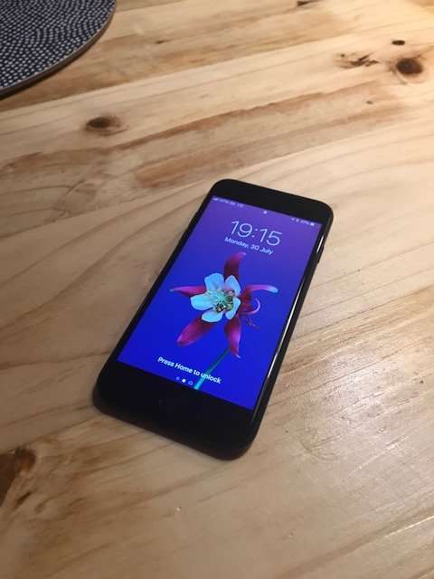 Apple iPhone 7 128GB Excellent Condition - Black