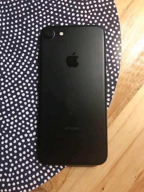 Apple iPhone 7 128GB Excellent Condition - Black