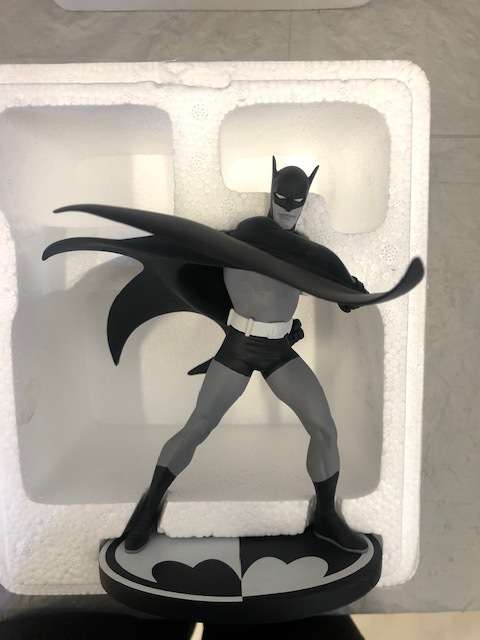 ULTRA-RARE | BATMAN BLACK AND WHITE STATUE NO.7 - LIMITED EDITION #1047