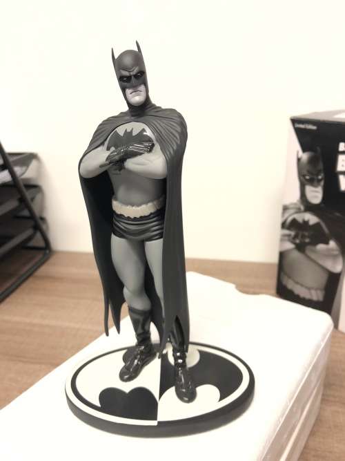 ULTRA-RARE | BATMAN BLACK AND WHITE STATUE NO.29 - LIMITED EDITION #1127