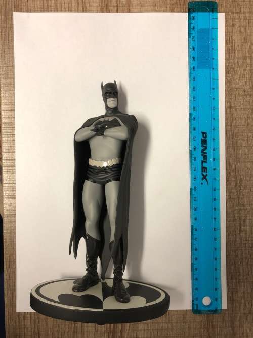 ULTRA-RARE | BATMAN BLACK AND WHITE STATUE NO.29 - LIMITED EDITION #1127