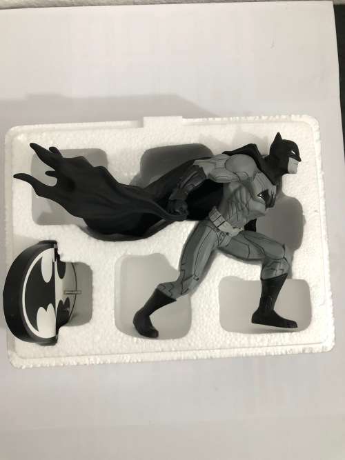 ULTRA-RARE | BATMAN BLACK AND WHITE STATUE NO.41 - NOT LIMITED EDITION
