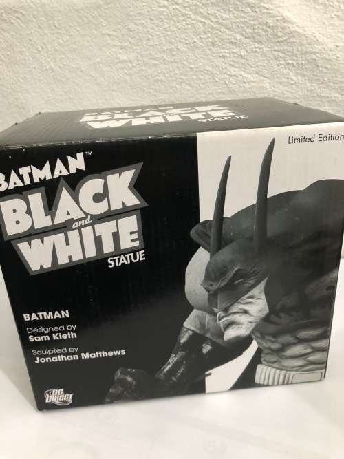 ULTRA-RARE | BATMAN BLACK AND WHITE STATUE NO.40 - NOT LIMITED EDITION