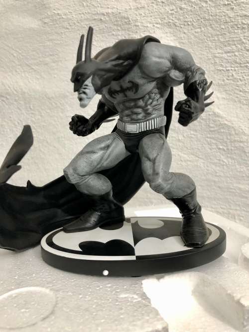 ULTRA-RARE | BATMAN BLACK AND WHITE STATUE NO.40 - NOT LIMITED EDITION