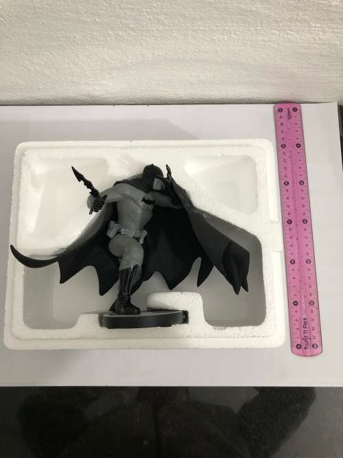 ULTRA-RARE | BATMAN BLACK AND WHITE STATUE NO.63 - LIMITED EDITION #1688