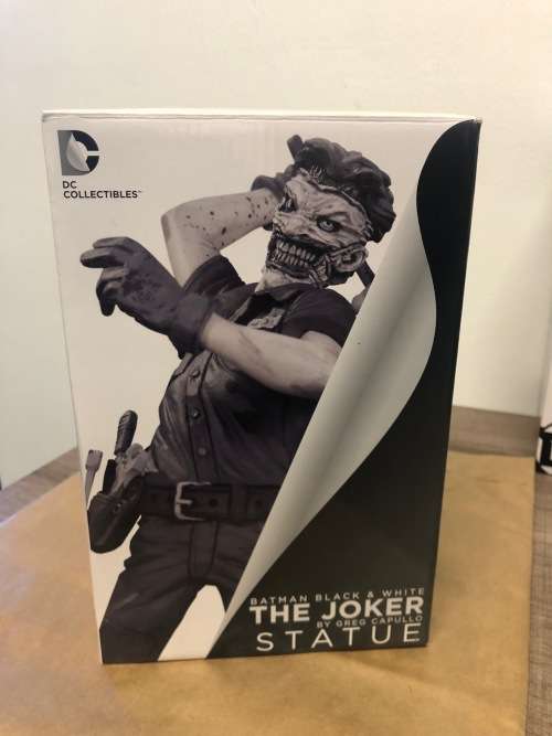 ULTRA-RARE | BATMAN BLACK AND WHITE STATUE NO.52 - NOT LIMITED EDITION