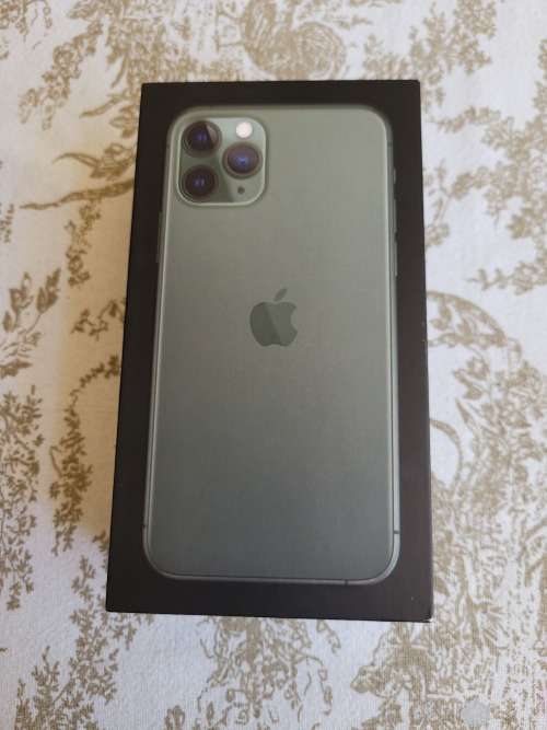 Apple iPhone 11 Pro 64GB Midnight Green (Mint condition with box - 91% battery)