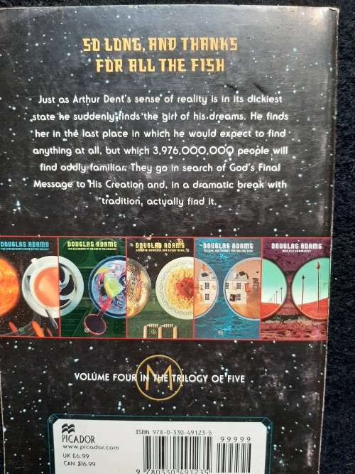 The Hitchhikers Trilogy  in four Parts - Douglas Adams