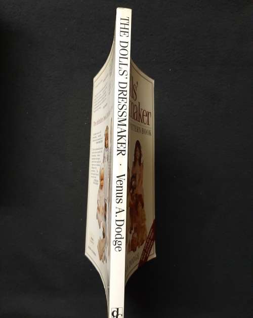 The Dolls` Dressmaker - Venus A. Dodge