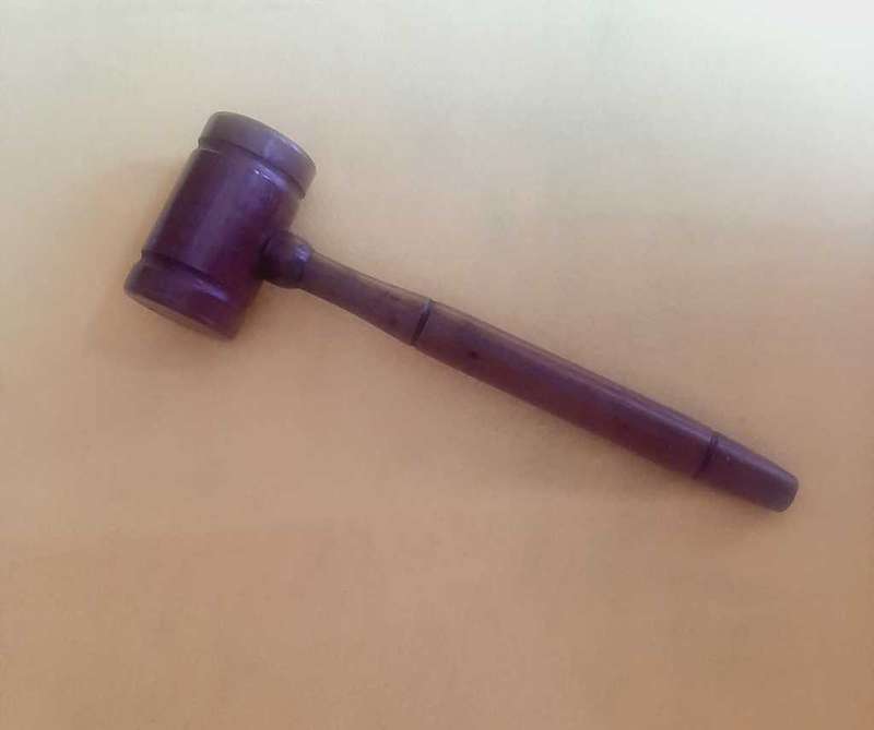 Vintage Judge`s or Auctioneer`s gavel / hammer. Solid wood.