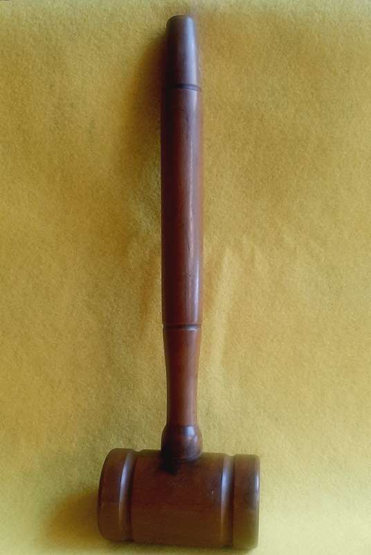 Vintage Judge`s or Auctioneer`s gavel / hammer. Solid wood.