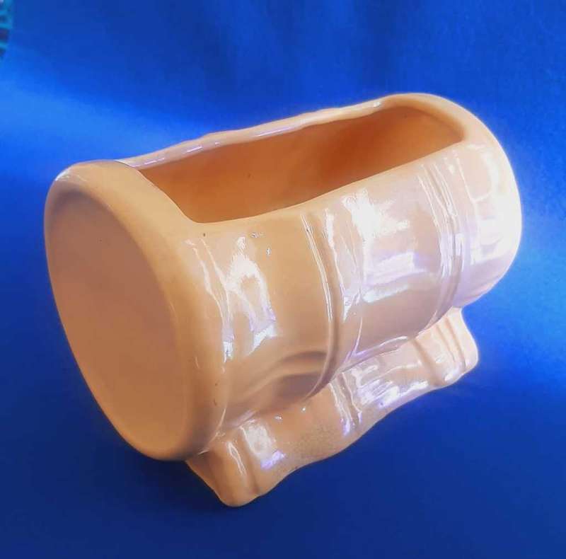 Musterd yellow vintage porcelain vase.