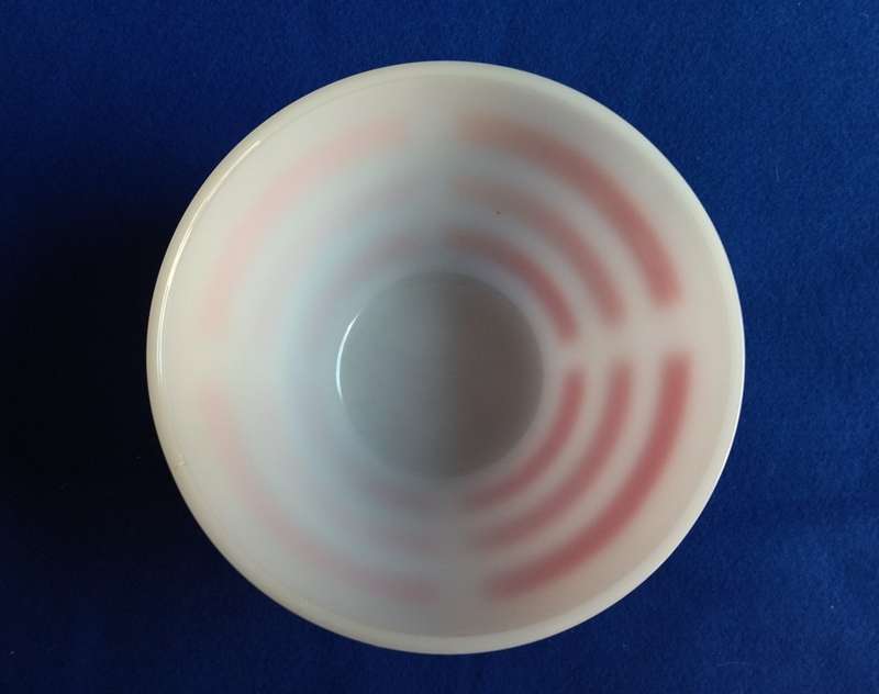 Milk glass mixing bowl (Large)