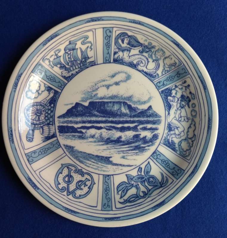 Table Mountain collectable plate - Heratige Collection -Huguenot Royale Fine China