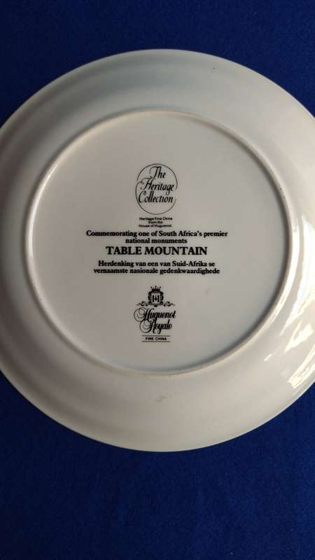 Table Mountain collectable plate - Heratige Collection -Huguenot Royale Fine China