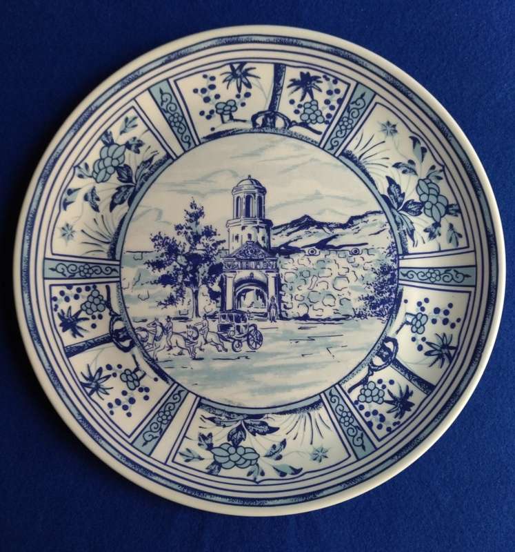 The Castle of Good Hope  collectable plate - Heratige Collection -Huguenote Royale Fine China