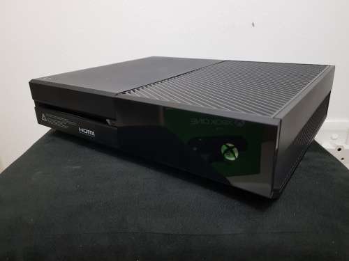 1TB XBOX ONE + CONTROLLER + HEADSET