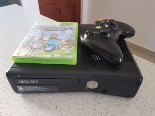 XBOX 360 Slim Console - 4GB