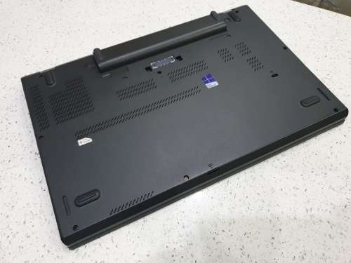 Lenovo T560 6th gen i5 + 8gb +120ssd Laptop - NEEDs KEYBOARD