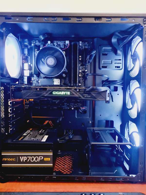 Gaming Tower - i7 7700k + 16gb + gtx1070 8gb + 512nvme