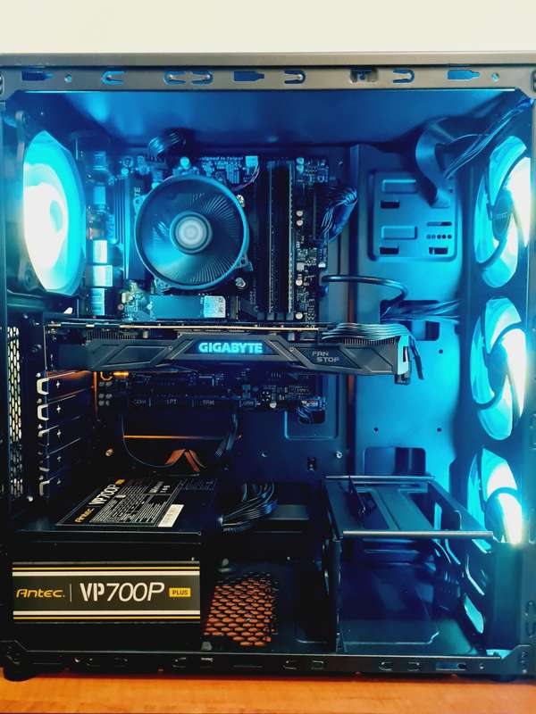 Gaming Tower - i7 7700k + 16gb + gtx1070 8gb + 512nvme
