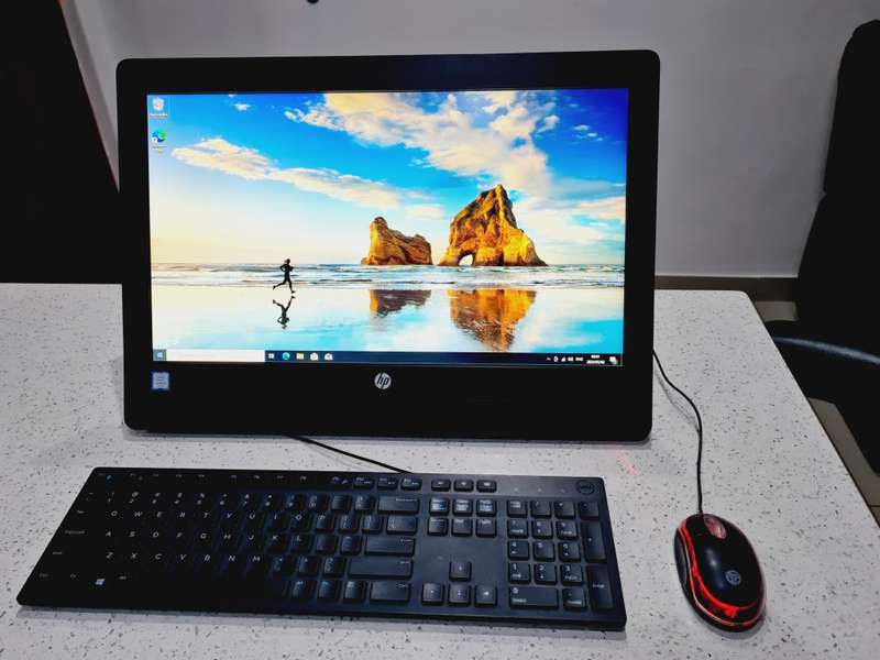 HP All in One PC - i3 6th + 8gb + 1tb