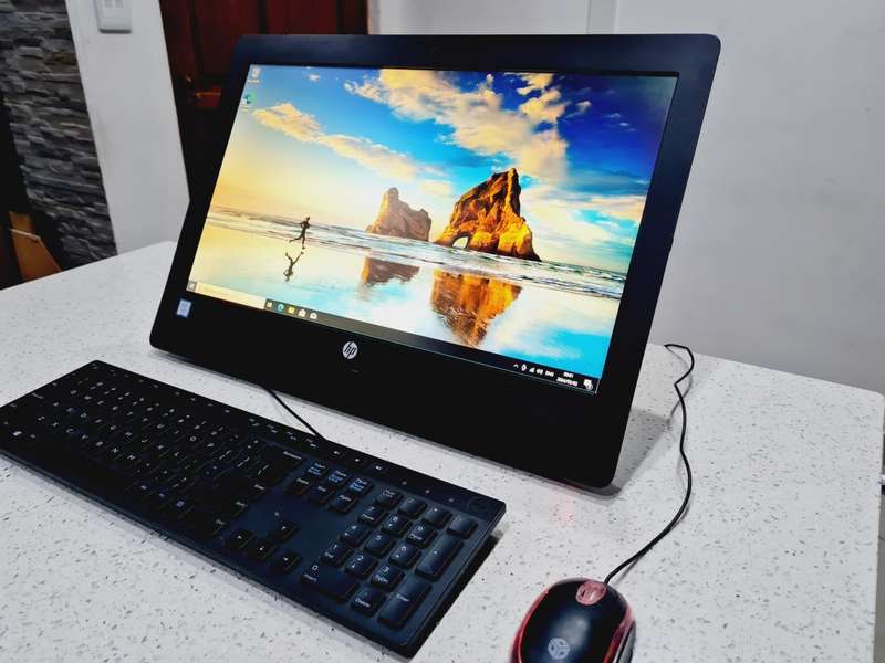 HP All in One PC - i3 6th + 8gb + 1tb