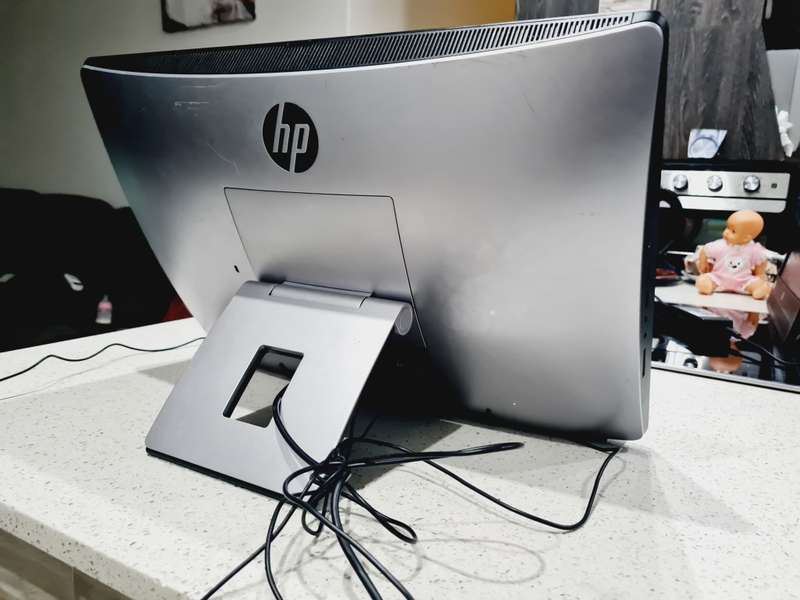 HP All in One PC - i3 6th + 8gb + 1tb