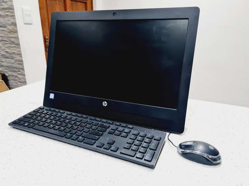 HP All in One PC - i3 6th + 8gb + 1tb