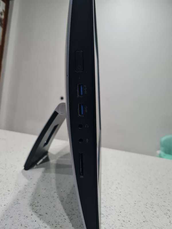 HP All in One PC - i3 6th + 8gb + 1tb