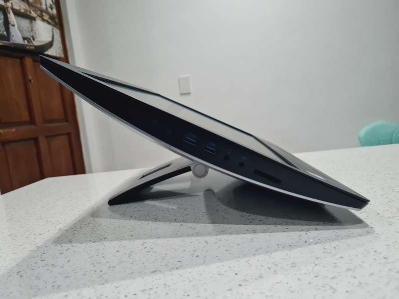 HP All in One PC - i3 6th + 8gb + 1tb