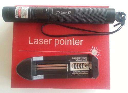 LASER POINTER 1000mw Green colour : 3.7v 4000mAH; Battery18650 & AC Charger & Key lock