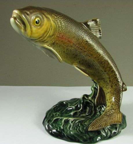 BESWICK TROUT FISH FIGURINE 1032 DESIGNER ARTHUR GREDINGTON ISSUED 1945-1975