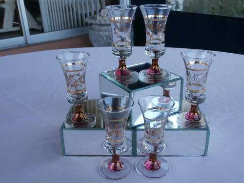 THESE ARE REALLY OUT OF THIS WORLD 6 X VENETIAN LIQUER GLASS THE GILDING IS IN MINT CONDITION NO RUB