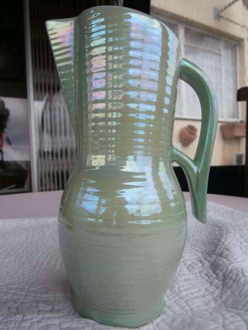 STUNNING CROWN DEVON  DECO LUSTRA GREEN VASE AT A IMPESSIVE 22CM X 14CM MINT CONDITION