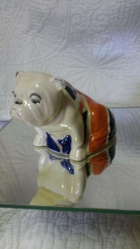 MED 15CM X 10CM  1941 FIRST YEAR ROYAL DOULTON  ENGLISH BULLDOG  UNION JACK FLAG ON BACK # 645658