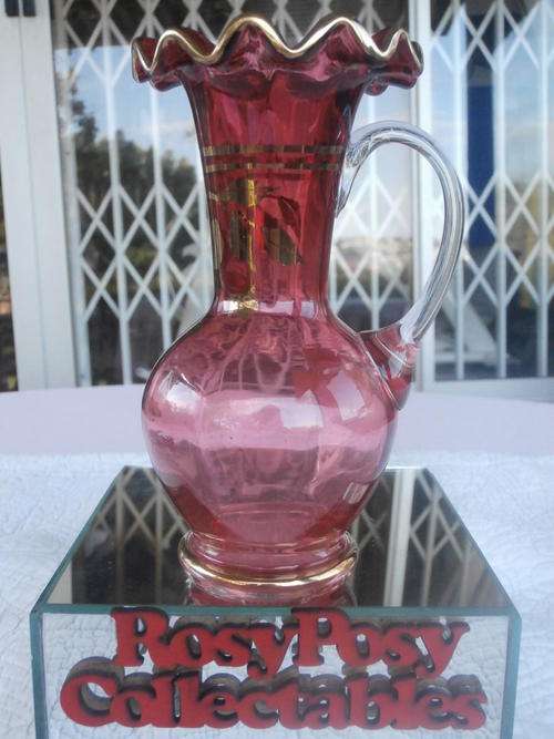 REDUCED A STUNNING EXQUISITE BOHEMIA GLASS, MADE IN CZECHOSLOVAKIA CRANBERRY GILDED VASE WITH HANDEL