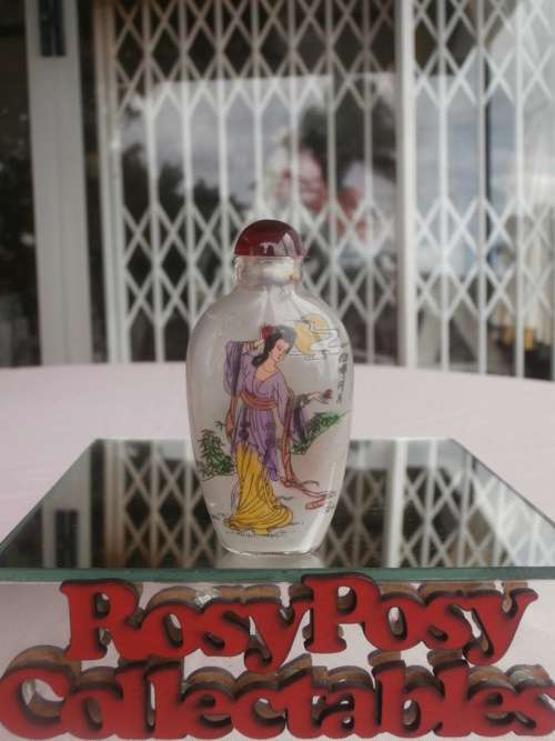 WOW RARE PAINTED FROM THE INSIDE ( VERY DELICATE ) VINTAGE JAPANESE SNUFF BOTTLES IN MINT .