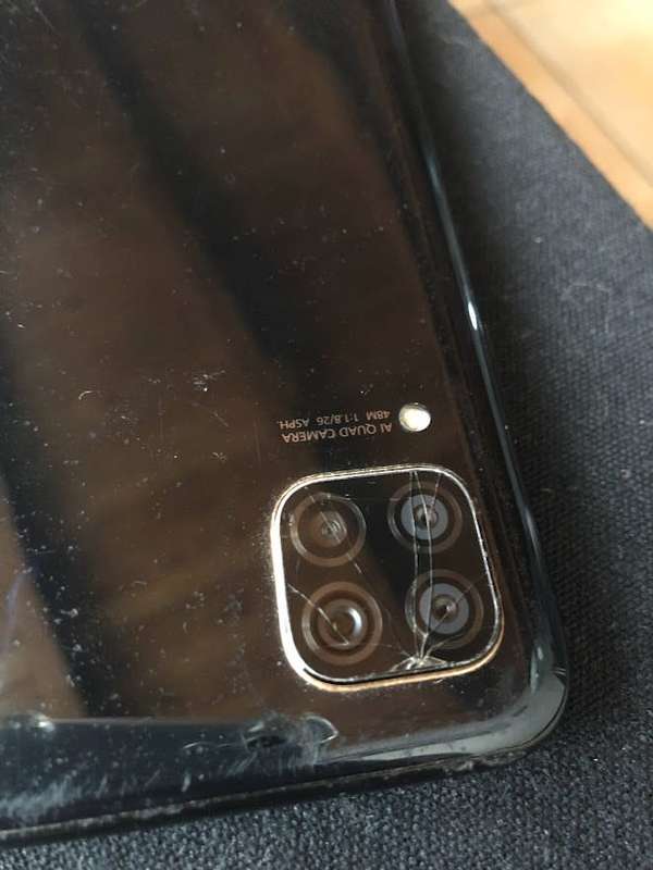 Huawei P40 lite 128GB 6GB (repair or  parts)