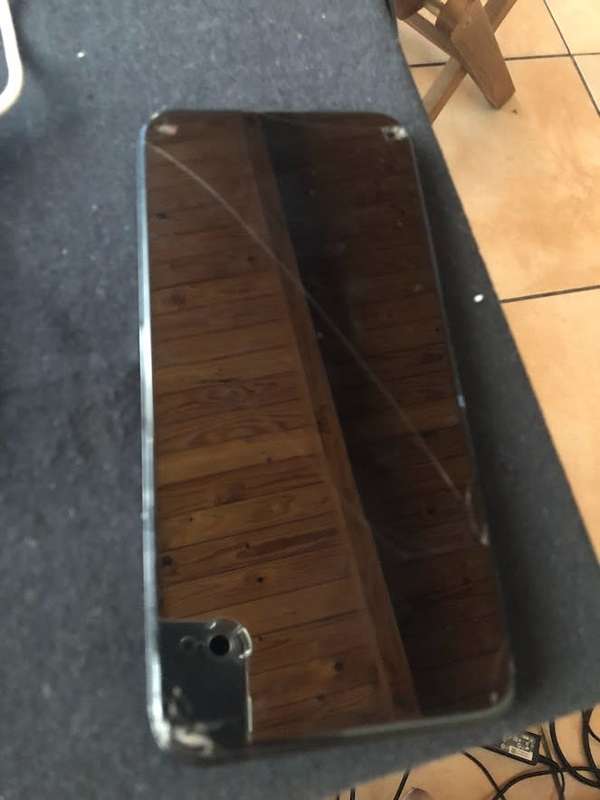 Huawei P40 lite 128GB 6GB (repair or  parts)