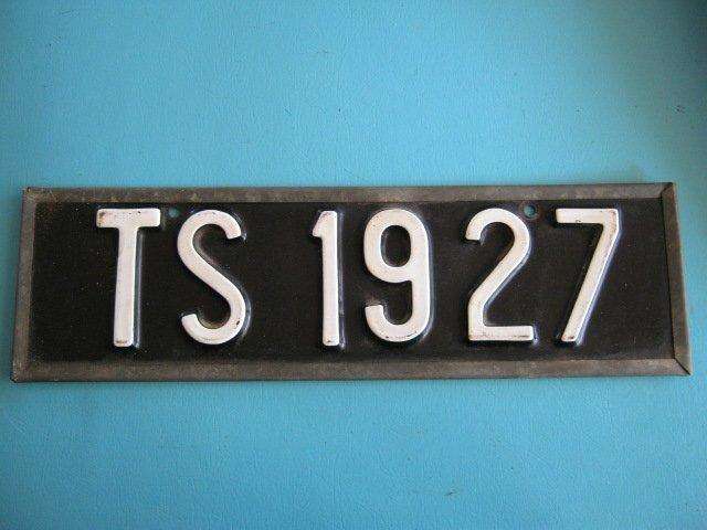 Number plate (Old Black and white has raised plastic letters and numbers)