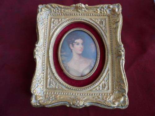Collectable Picture in molded Frame